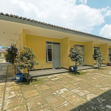 Oyo 92483 Hotel Kirana Salatiga Eksteriør billede