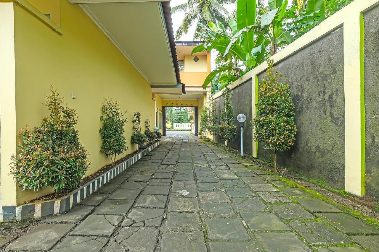 Oyo 92483 Hotel Kirana Salatiga Eksteriør billede