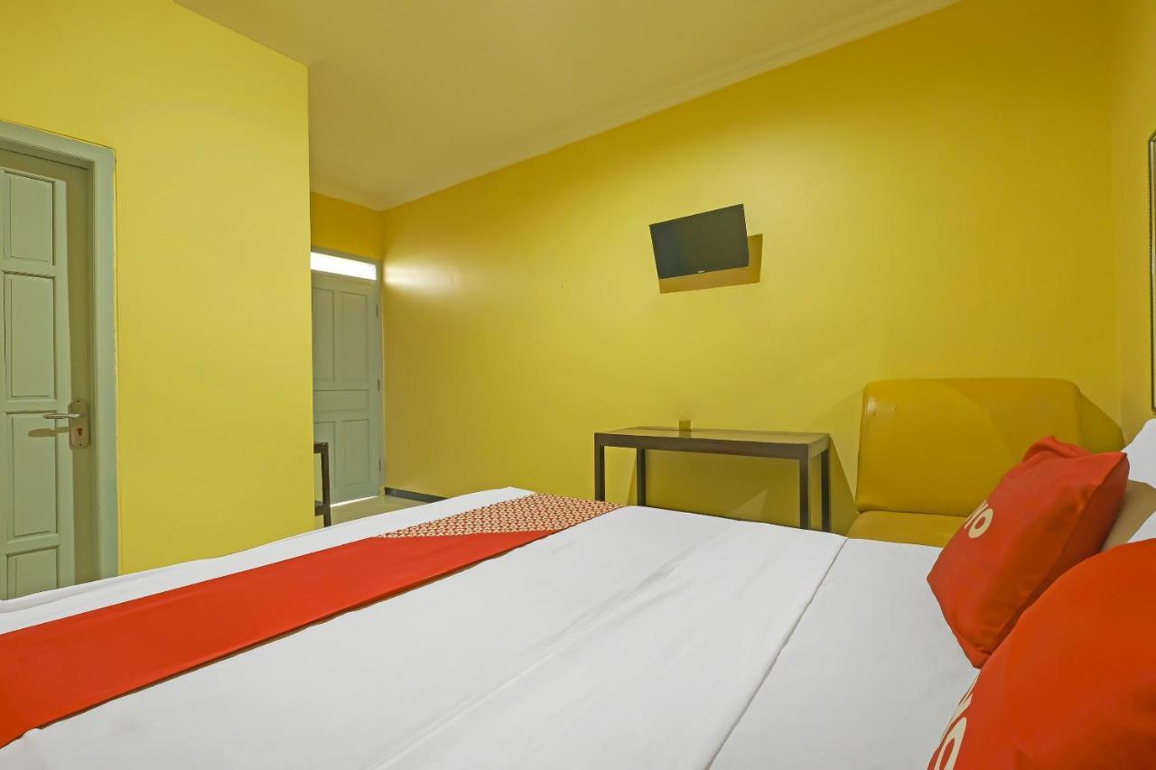 Oyo 92483 Hotel Kirana Salatiga Eksteriør billede